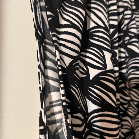 Worthington black & white strip sleeveless blouse size small swoop next - Picture 4 of 5